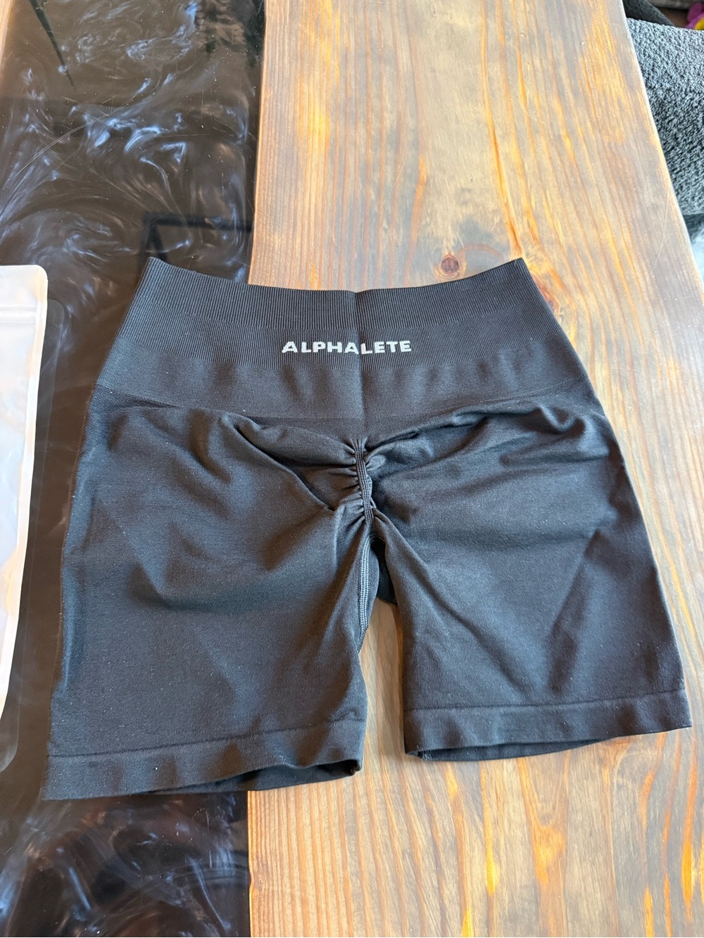 NWT Alphalete Amplify Black Scrunch-Butt High-Waist Women’s Shorts